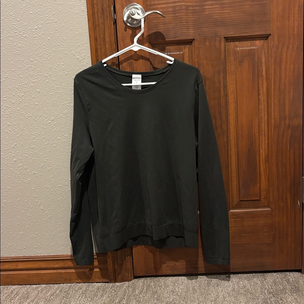 Athleta Dark Green Long Sleeve WorkoutTop